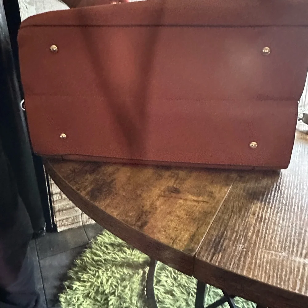 Elegant Tan Leather Tote Bag